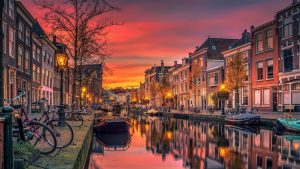 Read more about the article Zboruri ieftine catre Amsterdam, de la 18 euro/pers dus-intors