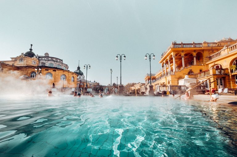 Târgul de Crăciun din Budapesta, 183 euro/p (zbor+cazare 3 nopți in hotel cu Spa și md)