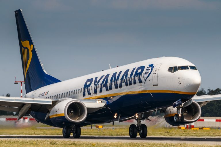 Ryanair reia zborurile de la 1 iulie. Masti obligatorii, fara plata cash si fara coada la toaleta