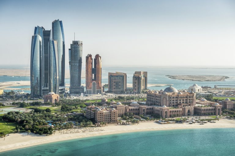Zboruri ieftine spre Abu Dhabi, 104 euro/pers direct dus-intors cu toate taxele