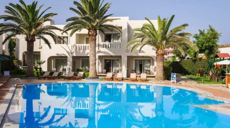 5 Hoteluri de 4* cu piscina in Creta, de la 28 euro/pers/noapte