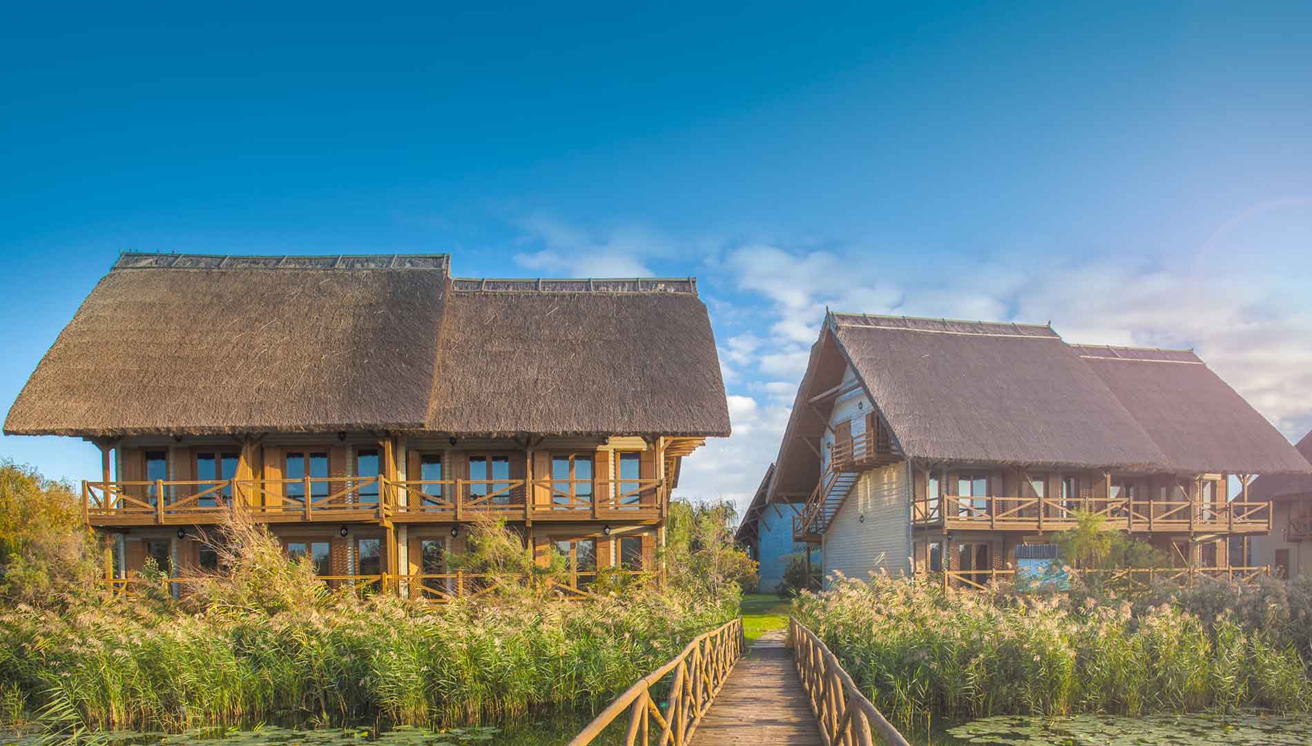 5-resorturi-si-case-traditionale-superbe-din-delta-dunarii-zburatorul