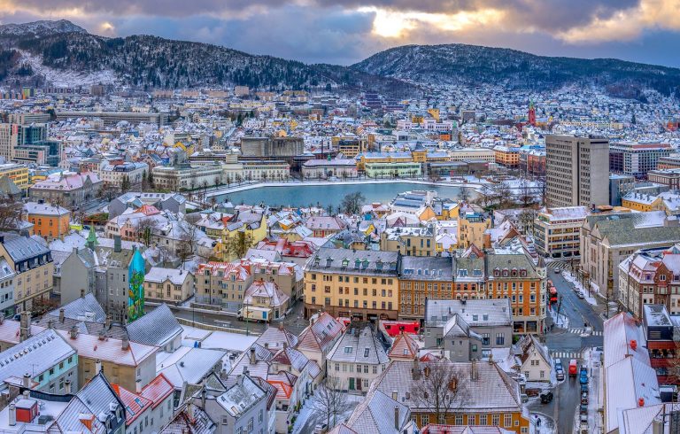 Cheap flights from Lithuania to Oslo, from €15 pp both ways