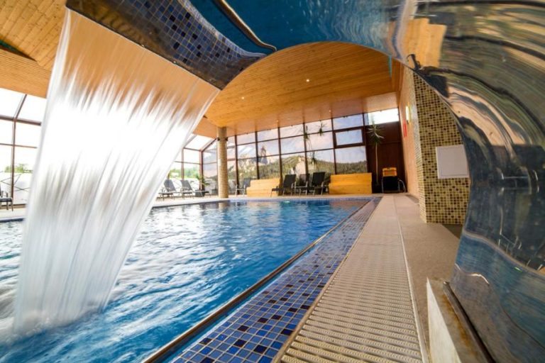 Optiuni de cazare cu spa sau piscina interioara in Bucovina.