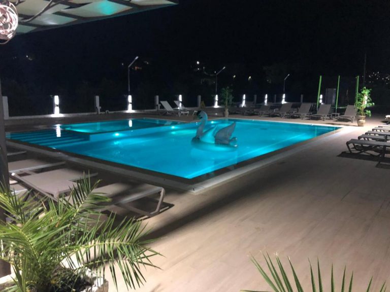 Cazare de 4* cu mic dejun si piscina, in Muntenegru, de la 23 euro/pers/noapte.