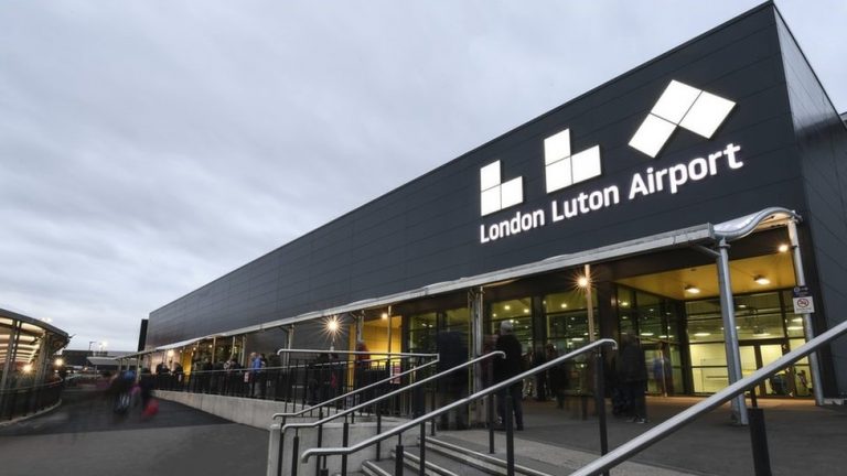 INCREDBIL!! Aeroportul Londra Luton a fost inchis astazi, 18.07.2022 din cauza valului de caldura.