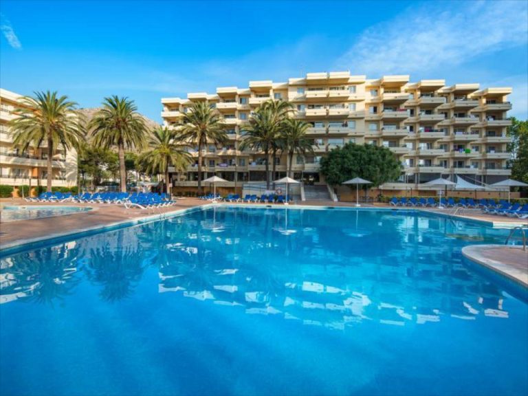 Hotel cu piscina in Mallorca, disponibil in Septembrie, de la 35 euro/pers/noapte.