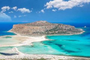 Read more about the article GIVEAWAY! Participa și câștiga un bilet de avion dus-întors Animawings spre Chania, Creta.