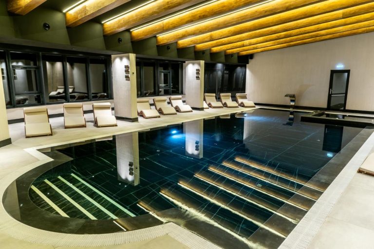 Hotel cu Spa si piscina interioara langa partia de ski din Borsa, Maramures, 50 euro/pers/noapte