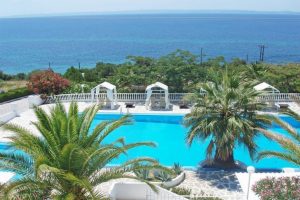 Read more about the article Hotel de 4* cu piscina in Halkidiki, super preț cu pensiune completa.