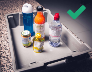 Read more about the article Gata cu sticlele de 100 ml! Aeroporturile europene permit acum transportul a până la 2 litri de lichide în bagajul de mână.